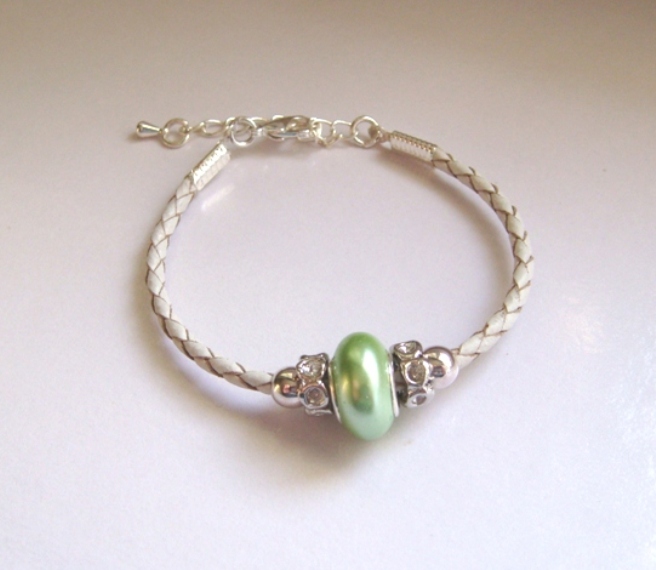 Mellow Green Shell Pearl Bracelet, Minimal Feminine Gift